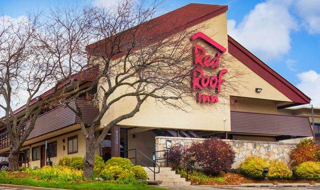Red Roof Inn Madison, WI Exterior