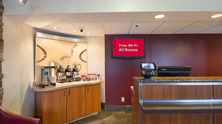 Red Roof Inn Madison, WI Lobby