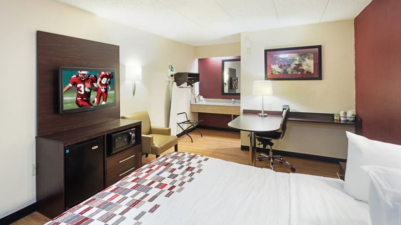 <b>Red Roof Inn Madison, WI Room</b>. Images powered by <a href="https://www.leonardoworldwide.com/" title="Leonardo Worldwide" target="_blank">Leonardo</a>.