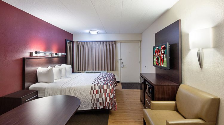 Red Roof Inn Madison, WI Room