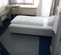 Avenue Hotel Room