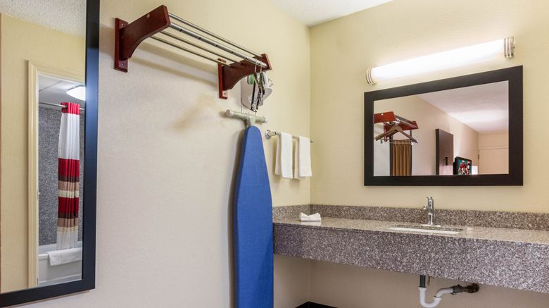 <b>Red Roof Inn Cincinnati Airport-Erlanger Room</b>. Images powered by <a href="https://www.leonardoworldwide.com/" title="Leonardo Worldwide" target="_blank">Leonardo</a>.