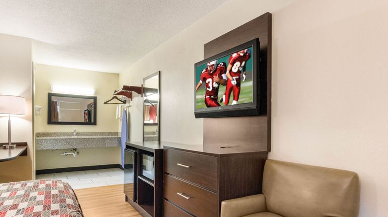 <b>Red Roof Inn Cincinnati Airport-Erlanger Room</b>. Images powered by <a href="https://www.leonardoworldwide.com/" title="Leonardo Worldwide" target="_blank">Leonardo</a>.