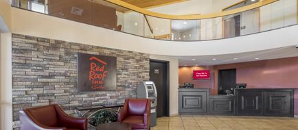 Red Roof Inn & Suites Cincinnati N-Mason Lobby