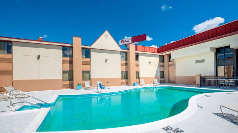 <b>Red Roof Inn & Suites Cincinnati N-Mason Pool</b>. Images powered by <a href="https://www.leonardoworldwide.com/" title="Leonardo Worldwide" target="_blank">Leonardo</a>.
