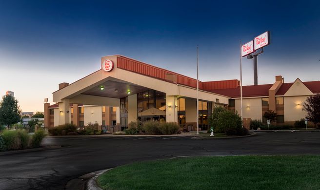 Red Roof Inn & Suites Cincinnati N-Mason Exterior