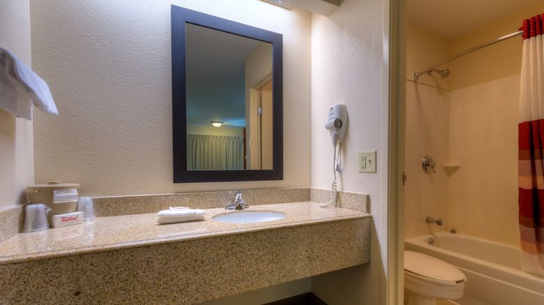 <b>Red Roof Inn Memphis East Room</b>. Images powered by <a href="https://www.leonardoworldwide.com/" title="Leonardo Worldwide" target="_blank">Leonardo</a>.