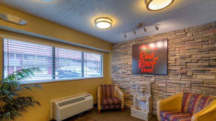 Red Roof Inn Memphis East Lobby