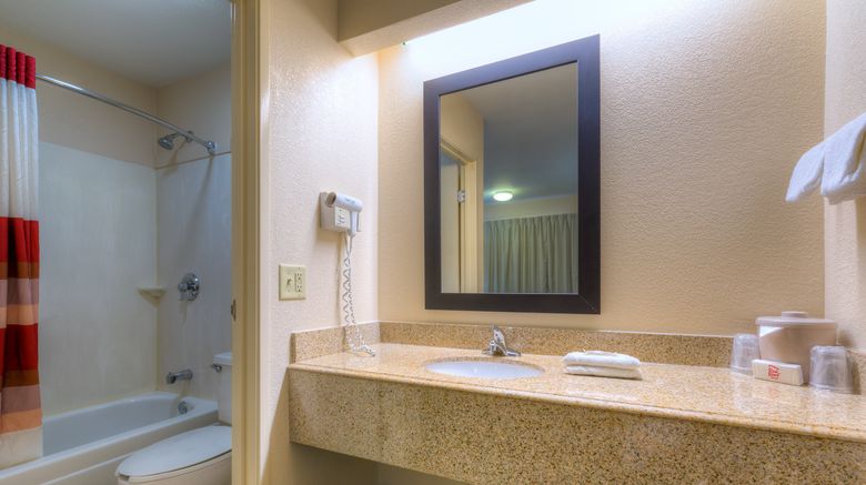 <b>Red Roof Inn Memphis East Room</b>. Images powered by <a href="https://www.leonardoworldwide.com/" title="Leonardo Worldwide" target="_blank">Leonardo</a>.