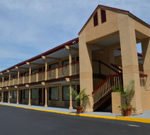 Red Roof Inn Williamsburg Exterior