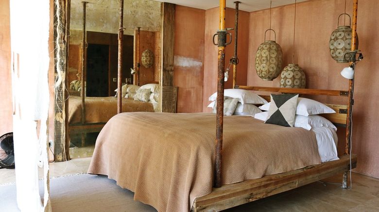 <b>Areias do Seixo Room</b>. Images powered by <a href="https://www.leonardoworldwide.com/" title="Leonardo Worldwide" target="_blank">Leonardo</a>.