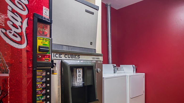 <b>Red Roof Inn & Suites Lake Orion/Auburn Lobby</b>. Images powered by <a href="https://www.leonardoworldwide.com/" title="Leonardo Worldwide" target="_blank">Leonardo</a>.