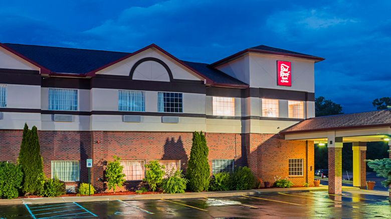 <b>Red Roof Inn & Suites Lake Orion/Auburn Exterior</b>. Images powered by <a href="https://www.leonardoworldwide.com/" title="Leonardo Worldwide" target="_blank">Leonardo</a>.