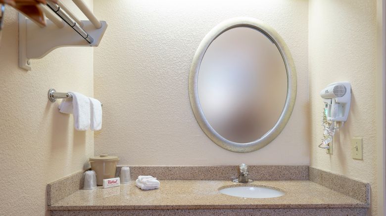 <b>Red Roof Inn Cleveland-Middleburg Height Room</b>. Images powered by <a href="https://www.leonardoworldwide.com/" title="Leonardo Worldwide" target="_blank">Leonardo</a>.