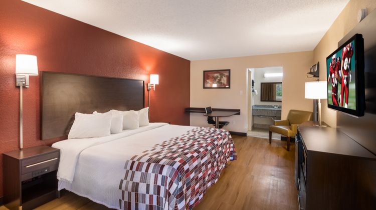 Red Roof Inn Temple Room