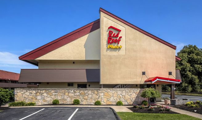 Red Roof PLUS+ Boston - Framingham Exterior