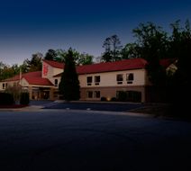Red Roof Inn Hendersonville Exterior