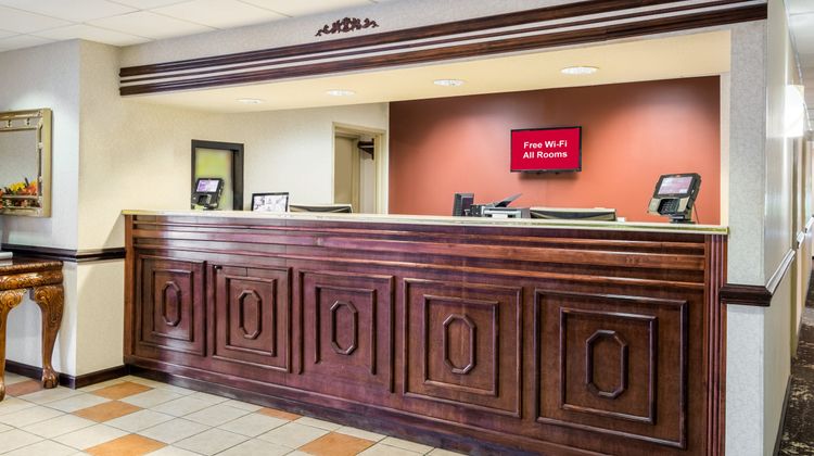 Red Roof Inn Hendersonville Lobby