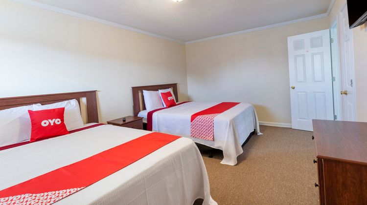 OYO Hotel Cave City KY Room