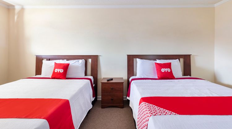 OYO Hotel Cave City KY Room