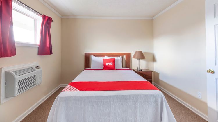 OYO Hotel Cave City KY Room