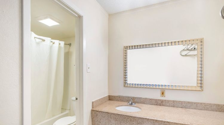 OYO Hotel Lackland AF Base North Room