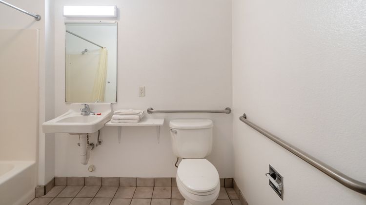OYO Hotel San Antonio near AT&T Center Room