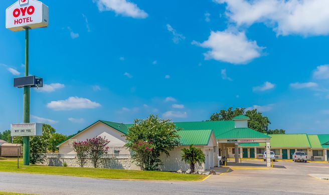 OYO Hotel Yoakum West Exterior