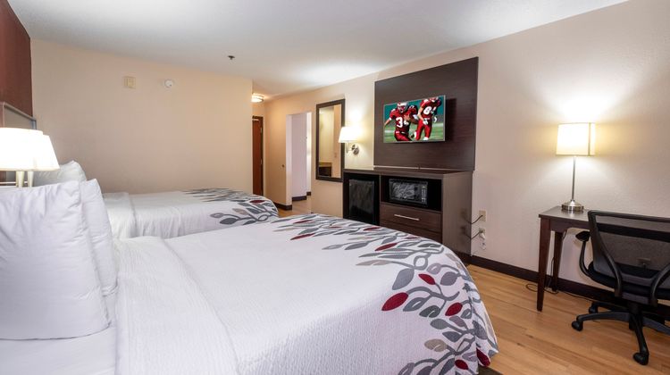 Red Roof Inn & Suites Dover Downtown Suite