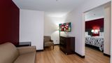 Red Roof Inn & Suites Dover Downtown Suite