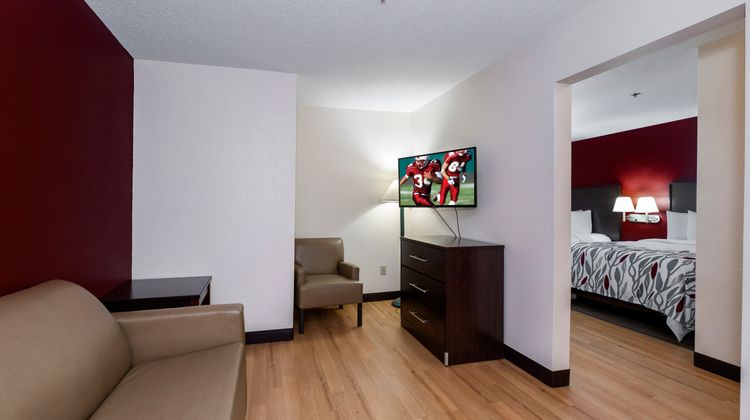 Red Roof Inn & Suites Dover Downtown Suite