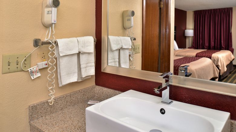 <b>Red Roof Inn Cartersville-Emerson Room</b>. Images powered by <a href="https://www.leonardoworldwide.com/" title="Leonardo Worldwide" target="_blank">Leonardo</a>.