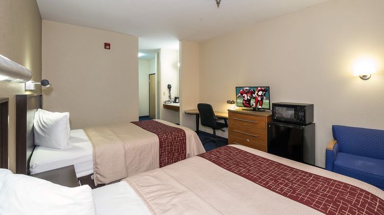 Red Roof Inn Jackson, OH Room