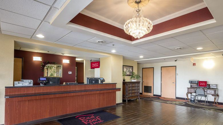 Red Roof Inn Jackson, OH Lobby. Images powered by <a href="https://www.leonardoworldwide.com" target="_blank" rel="noopener">Leonardo</a>.