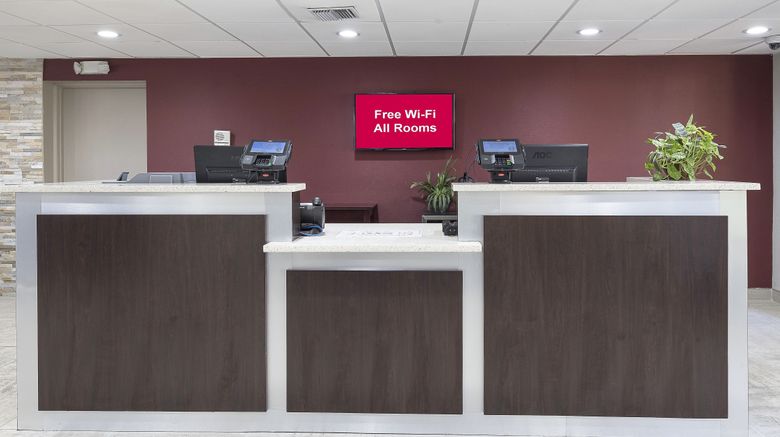 <b>Red Roof Inn Tampa Bay - St Petersburg Lobby</b>. Images powered by <a href="https://www.leonardoworldwide.com/" title="Leonardo Worldwide" target="_blank">Leonardo</a>.