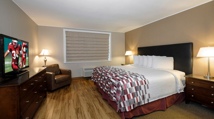 Red Roof Inn & Suites Herkimer Room