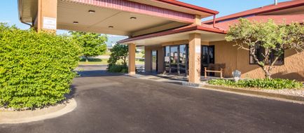 Red Roof Inn Shelbyville Exterior