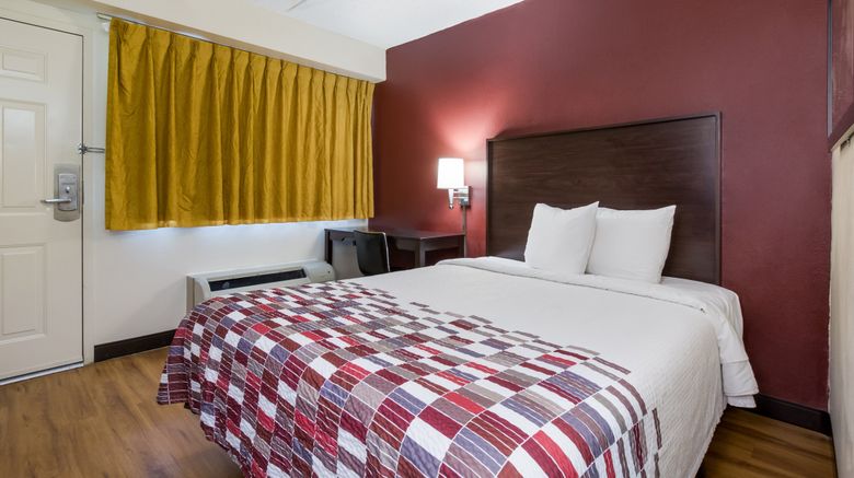 <b>Red Roof Inn Shelbyville Room</b>. Images powered by <a href="https://www.leonardoworldwide.com/" title="Leonardo Worldwide" target="_blank">Leonardo</a>.