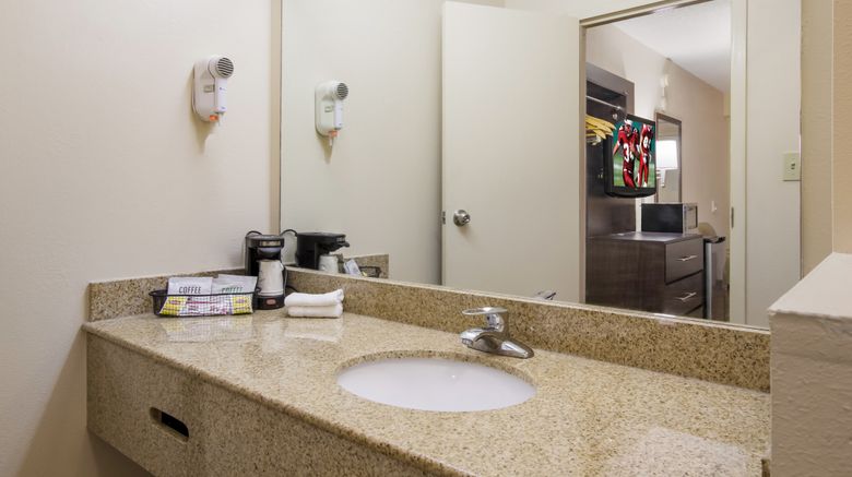 <b>Red Roof Inn Shelbyville Room</b>. Images powered by <a href="https://www.leonardoworldwide.com/" title="Leonardo Worldwide" target="_blank">Leonardo</a>.
