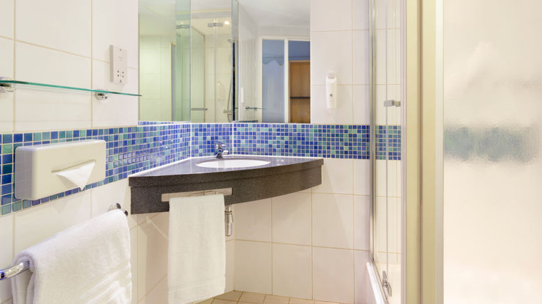<b>Holiday Inn Express Royal Docks Room</b>. Images powered by <a href="https://www.leonardoworldwide.com/" title="Leonardo Worldwide" target="_blank">Leonardo</a>.