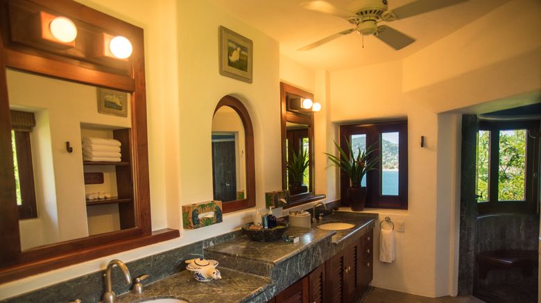 <b>La Casa Que Canta Room</b>. Images powered by <a href="https://www.leonardoworldwide.com/" title="Leonardo Worldwide" target="_blank">Leonardo</a>.