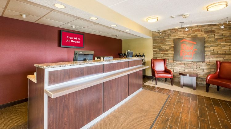 Red Roof Inn Boston - Southborough Lobby