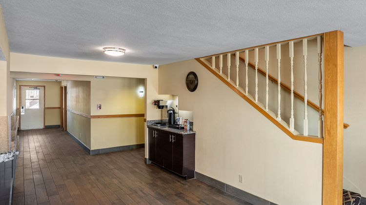Red Roof Inn Des Moines Lobby