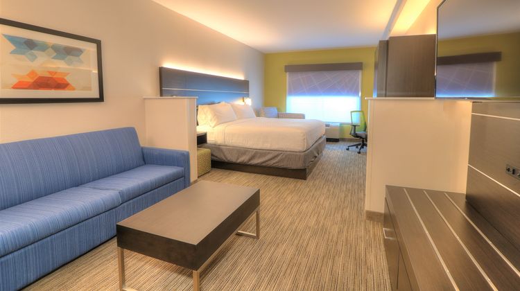 Holiday Inn Express Mobile-Saraland Room