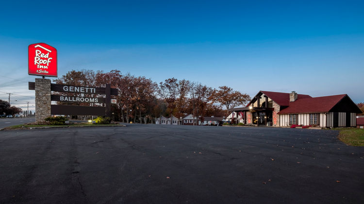 Red Roof Inn & Suites Hazleton Exterior