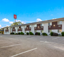 Red Roof Inn Dry Ridge Exterior