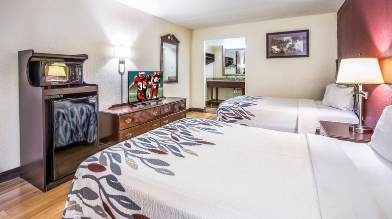 <b>Red Roof Inn Caryville Room</b>. Images powered by <a href="https://www.leonardoworldwide.com/" title="Leonardo Worldwide" target="_blank">Leonardo</a>.