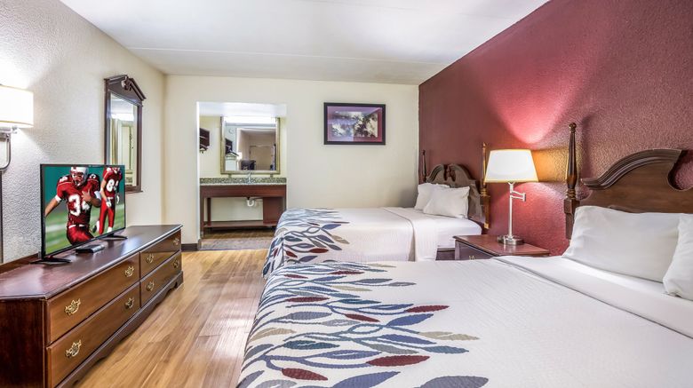 <b>Red Roof Inn Caryville Room</b>. Images powered by <a href="https://www.leonardoworldwide.com/" title="Leonardo Worldwide" target="_blank">Leonardo</a>.