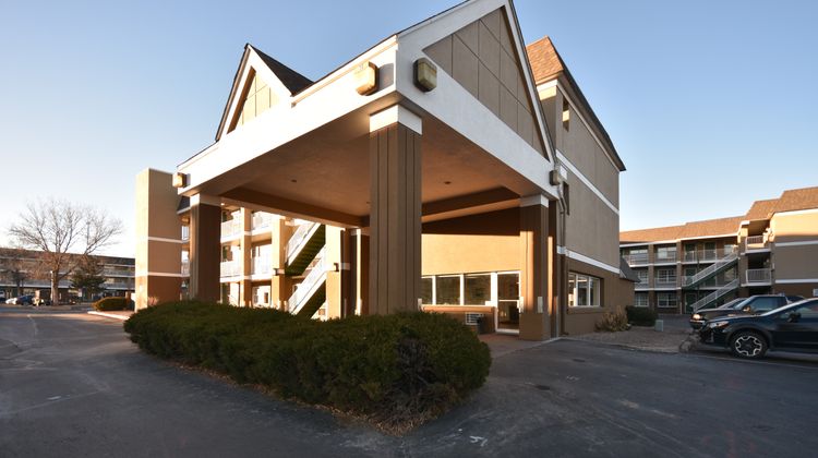 HomeTowne Studios Denver - Lakewood West Exterior