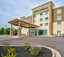 Holiday Inn Express & Suites Versailles Exterior
